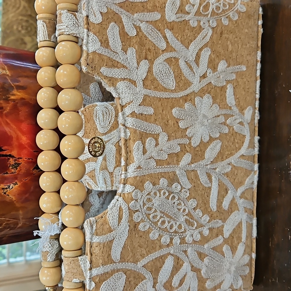 NWT HAUTE HIPPIE WHITE EMBROIDERED CLUTCH BEADED HANDLE CLUTCH - Picture 5 of 10
